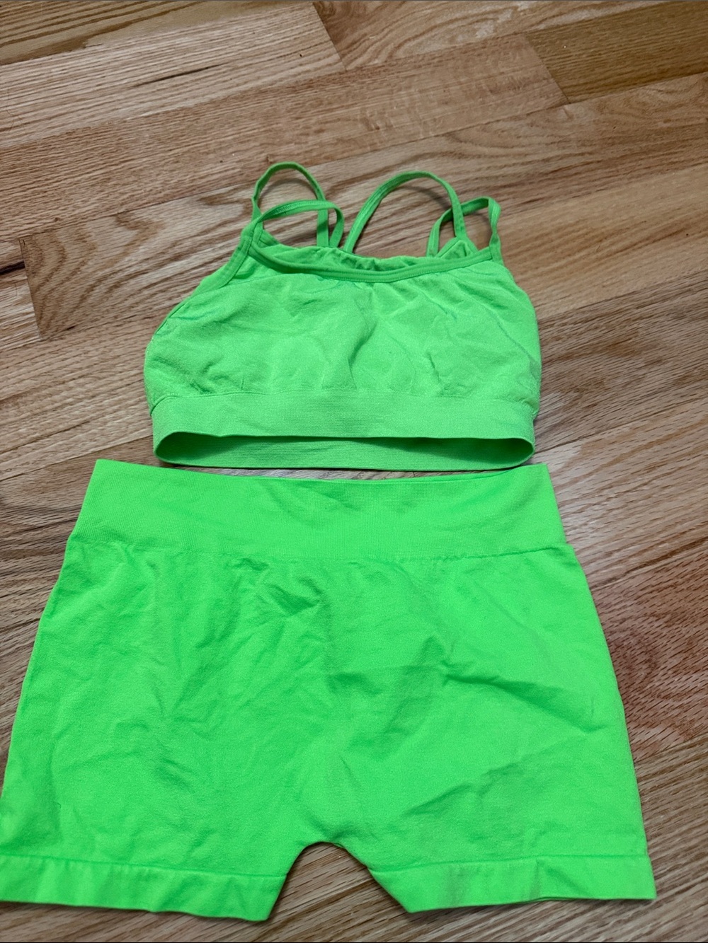 Youth Neon Green Seamless Sports Bra & Bike Shorts Set